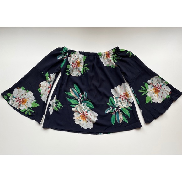 Zaful Tops - 🛍BUNDLE🛍 Floral Off Shoulder Top (Navy)